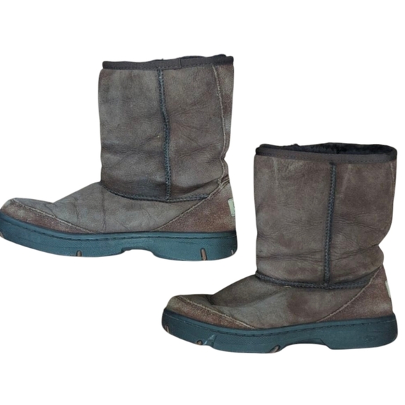 UGG Australia Womens Ultimate Short 5275 Boots US 7 Chocolate - Picture 1 of 7